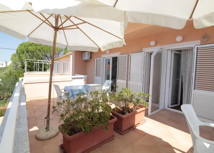 Studios & Rooms Fiesta