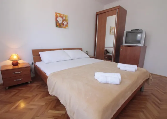 Studios & Rooms Fiesta