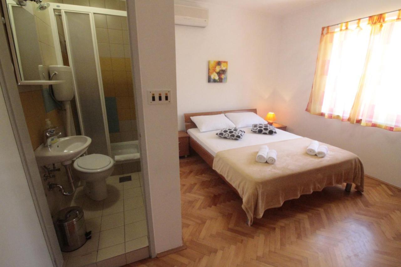 & Fiesta Apartment Novalja