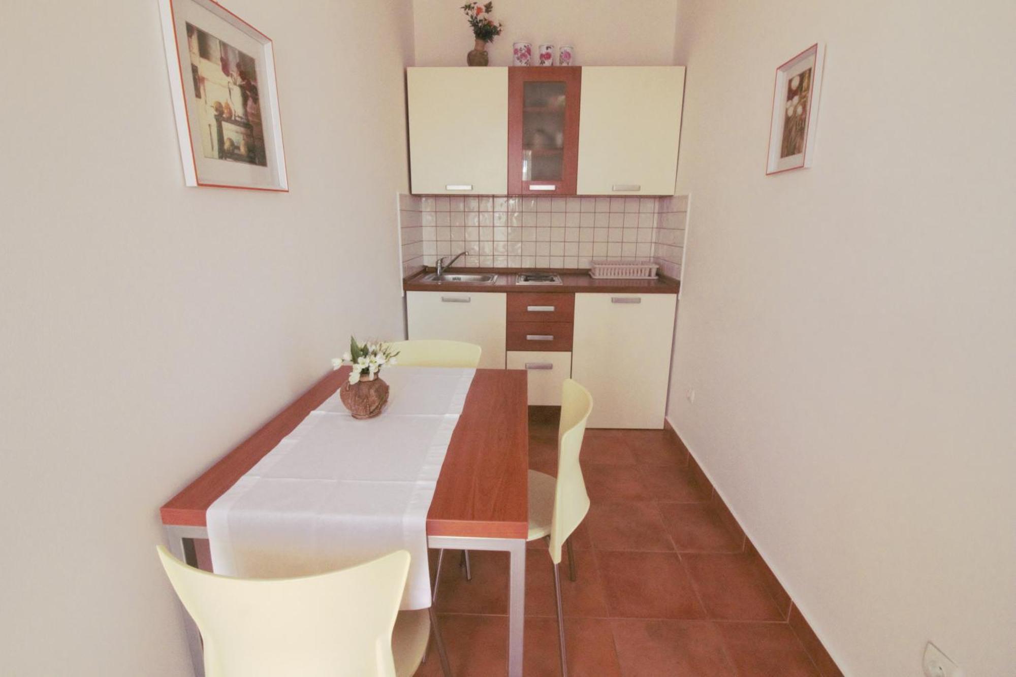 Apartment & Fiesta *